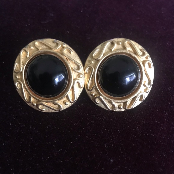 Linda Levinson Clip On Earrings - Picture 5 of 6